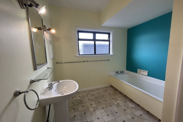 Photo of property in 460 Tremaine Avenue, Takaro, Palmerston North, 4410