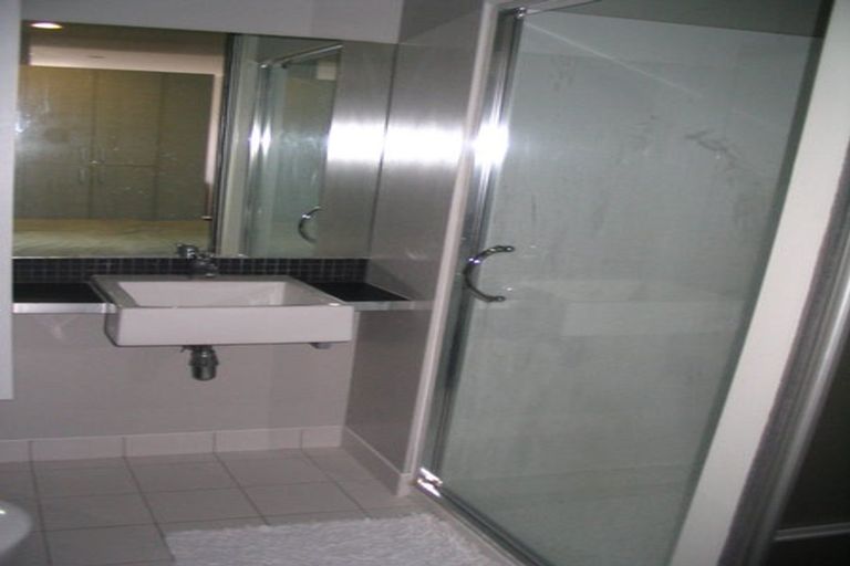 Photo of property in Luna Apartments, 1n/16 Burton Street, Grafton, Auckland, 1010