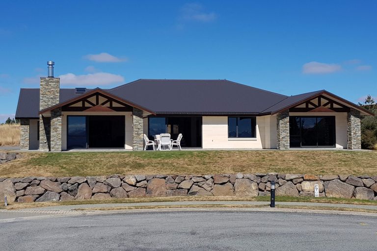 Photo of property in 2 Walter Black Place, Lake Tekapo, 7999