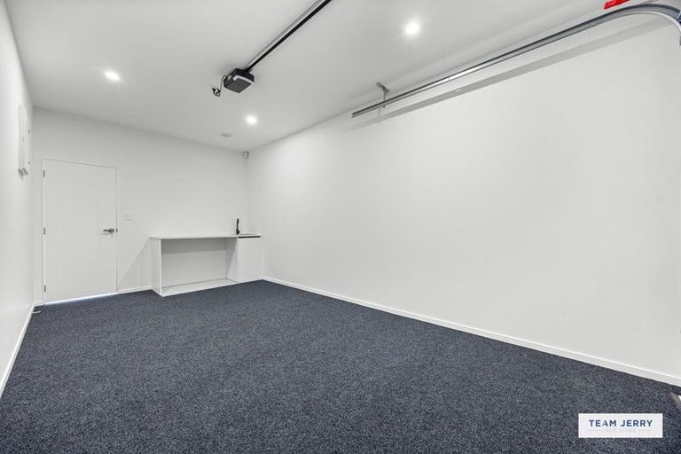 Photo of property in 38 Stableford Crescent, Opaheke, 2113