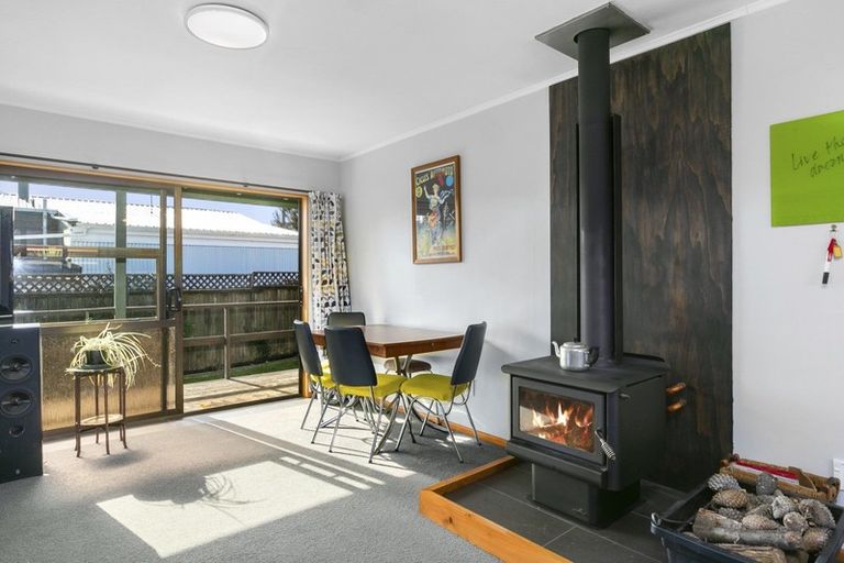 Photo of property in 18 Palmer Place, Taieri Beach, Brighton, 9091