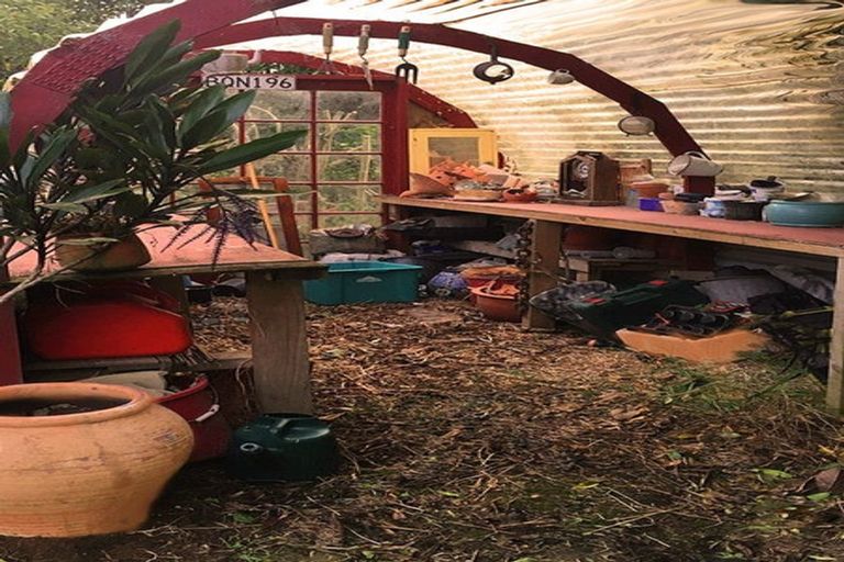 Photo of property in 76 Top Town Place, Coromandel, 3506