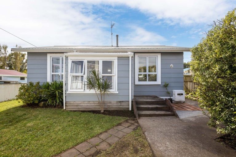 Photo of property in 52 Blake Street, Waitara, 4320