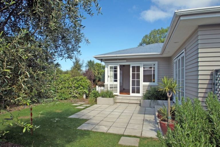 Photo of property in 105 Saint Martins Road, Saint Martins, Christchurch, 8022