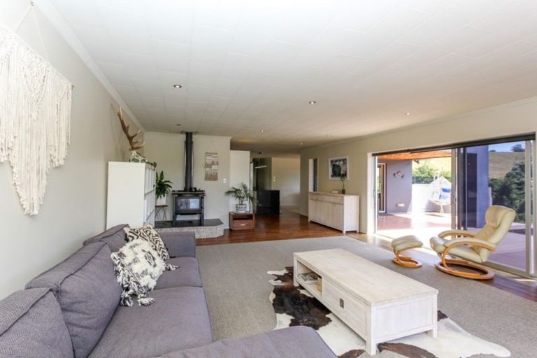 Photo of property in 31 Sealy Road, Omata, New Plymouth, 4374
