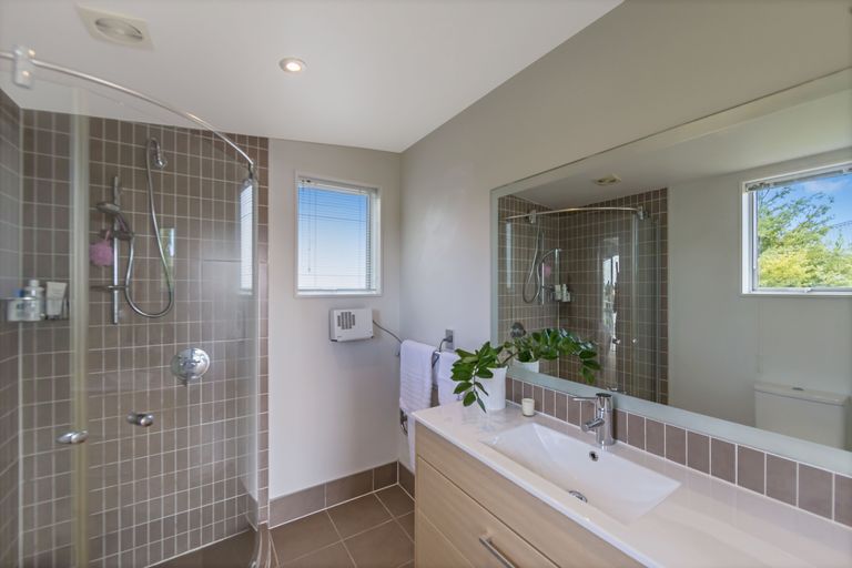 Photo of property in 90 Shakespear Road, Army Bay, Whangaparaoa, 0930