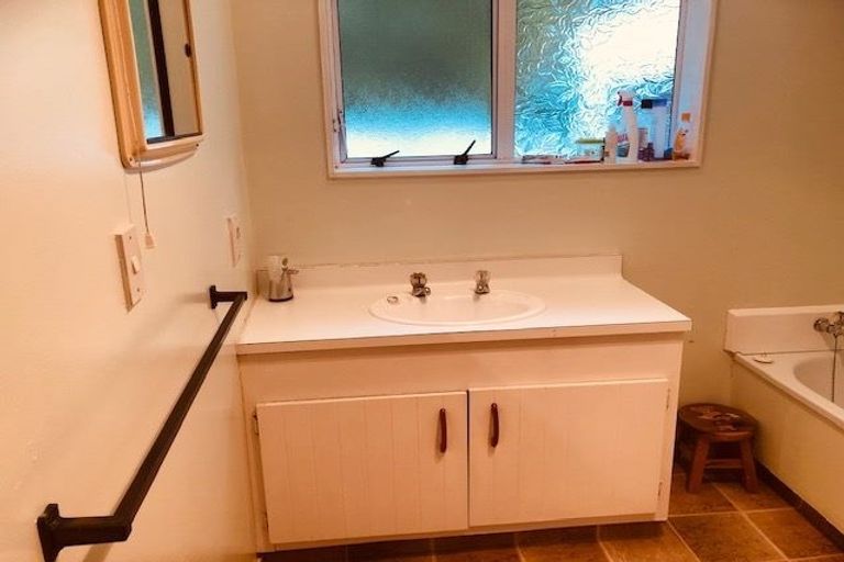 Photo of property in 70a Rimu Street, Waikanae, 5036