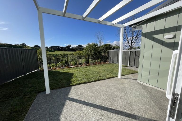 Photo of property in 24 Koreke Close, Kenepuru, Porirua, 5022