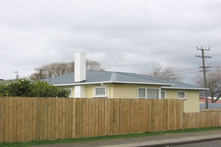 Photo of property in 2 Collingwood Street, Levin, 5510