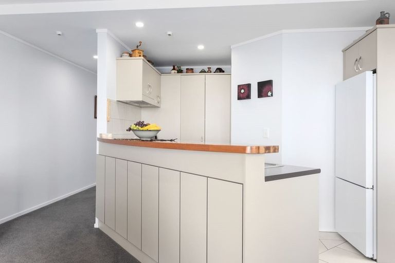 Photo of property in Beachpoint Apartments, 2/5 West End Road, Ohope, 3121