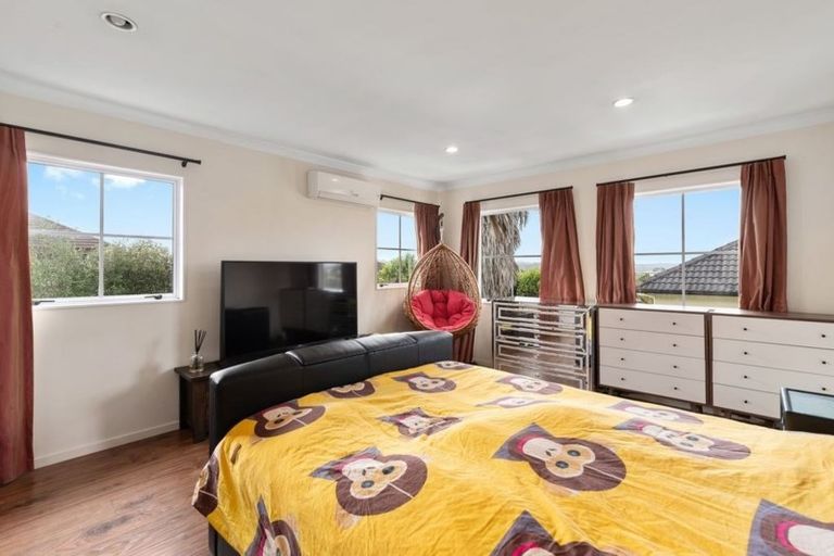 Photo of property in 60 Scarlet Oak Drive, Schnapper Rock, Auckland, 0632