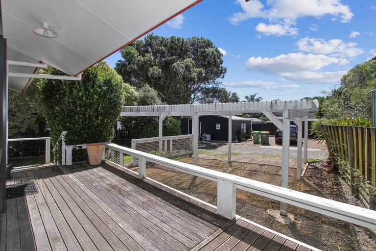 Photo of property in 17a Leaming Place, Clarks Beach, 2122