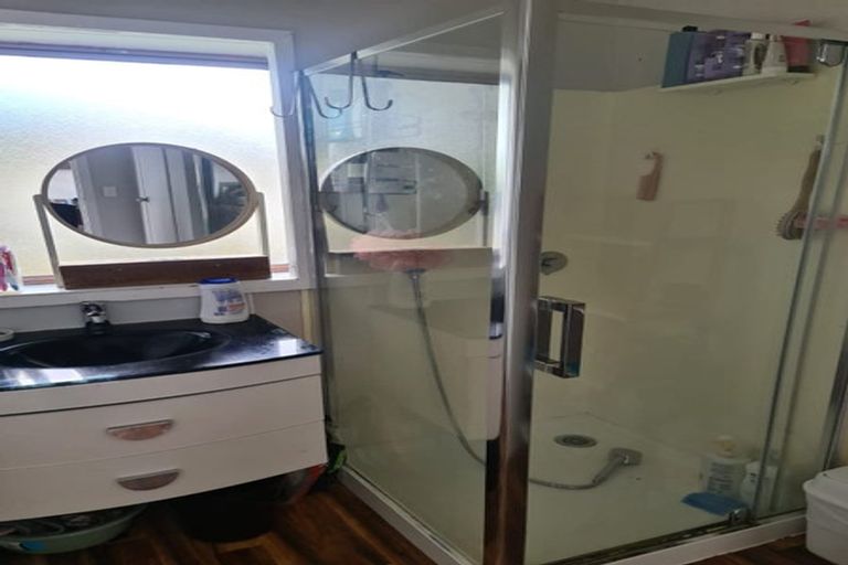 Photo of property in 66 Christmas Road, Manurewa, Auckland, 2102