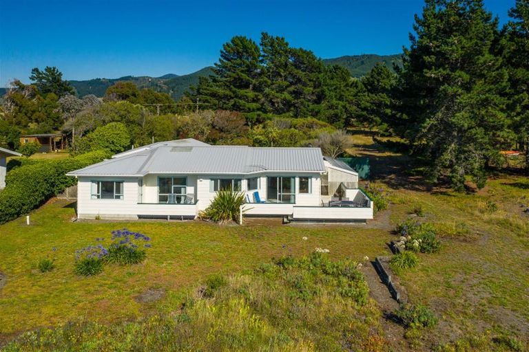 Photo of property in 64 Rarangi Beach Road, Rarangi, Blenheim, 7273