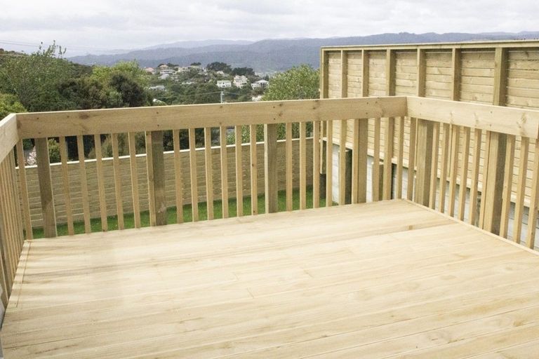 Photo of property in 4 Poto Road, Normandale, Lower Hutt, 5010