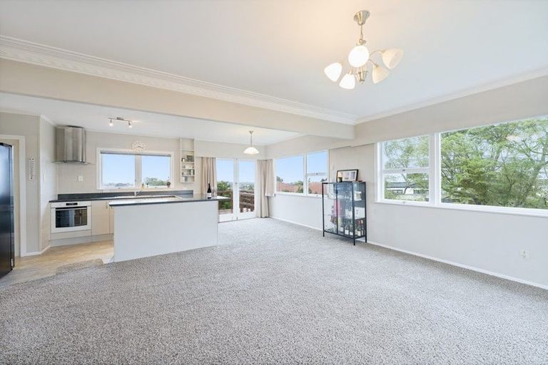 Photo of property in 175 Waimumu Road, Massey, Auckland, 0614