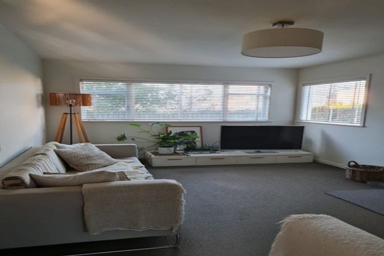 Photo of property in 34 Williamson Avenue, Belmont, Auckland, 0622