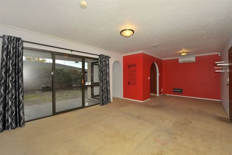 Photo of property in 1/54a Aorangi Road, Bryndwr, Christchurch, 8053