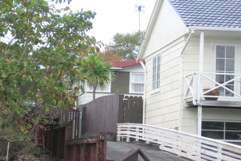 Photo of property in 1 South Pacific Place, Henderson, Auckland, 0612