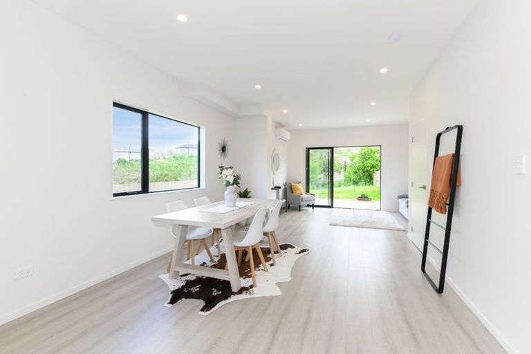 Photo of property in 51b Crestview Rise, Papakura, 2110