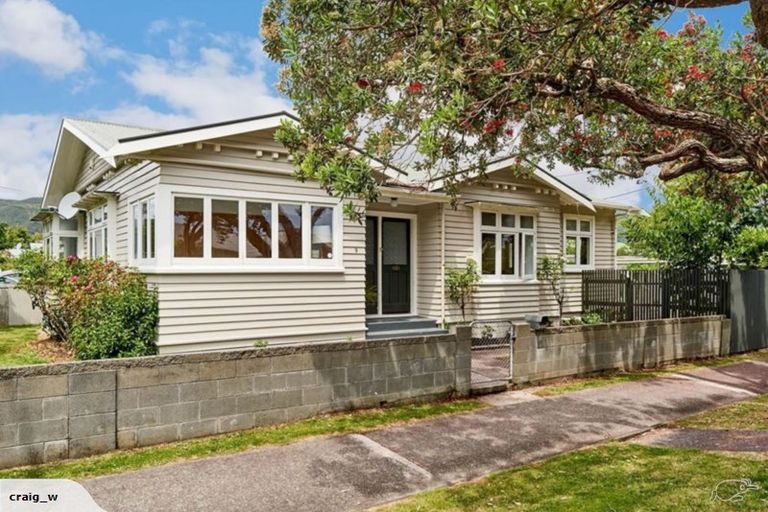 Photo of property in 9 Riddiford Street, Woburn, Lower Hutt, 5011