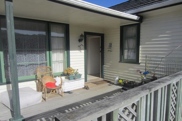 Photo of property in 20 Ranui Terrace, Tawa, Wellington, 5028