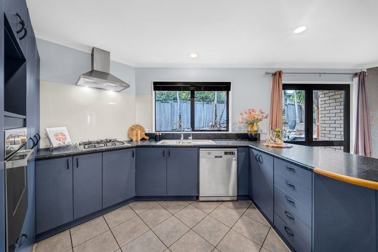 Photo of property in 11 Cognac Place, Henderson, Auckland, 0612