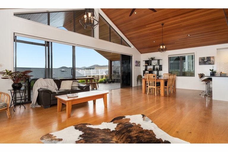 Photo of property in 100 Condor Drive, Pyes Pa, Tauranga, 3112