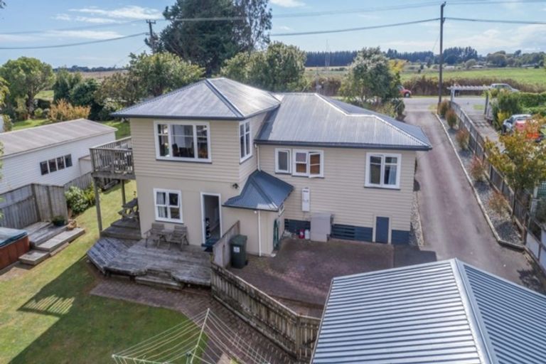Photo of property in 61 Kawiu Road, Levin, 5510
