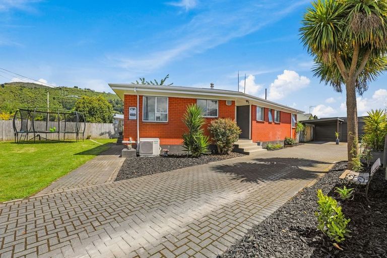 Photo of property in 21 Fenruss Street, Fairy Springs, Rotorua, 3015