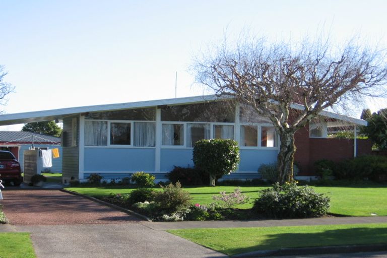 Photo of property in 16 Ruha Street, West End, Palmerston North, 4412