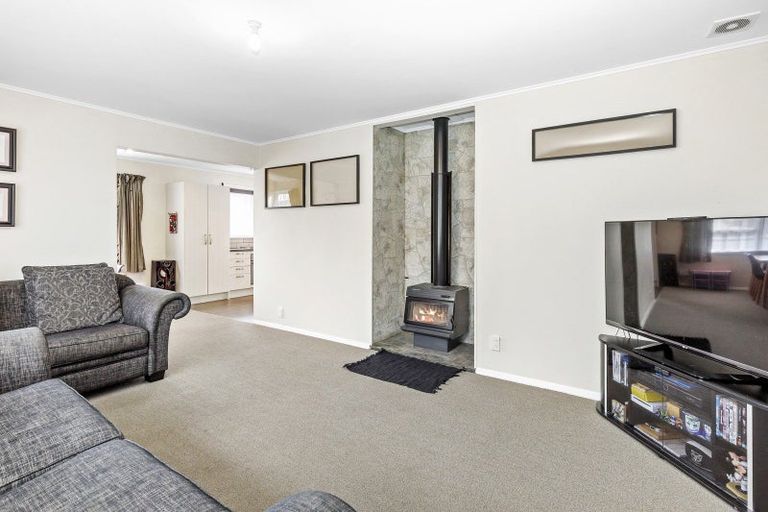 Photo of property in 15 Bonnie Glen Crescent, Ebdentown, Upper Hutt, 5018