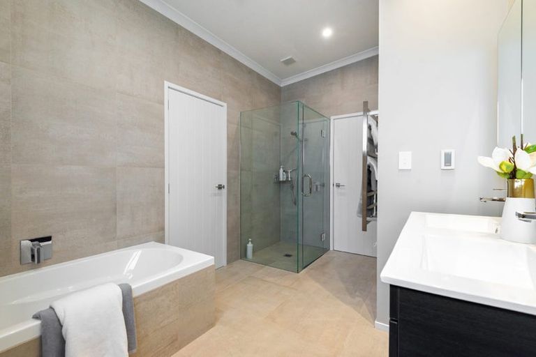 Photo of property in 3f Dallinghoe Crescent, Milford, Auckland, 0620