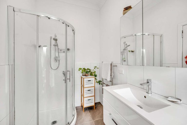 Photo of property in 30 Coote Road, Bluff Hill, Napier, 4110