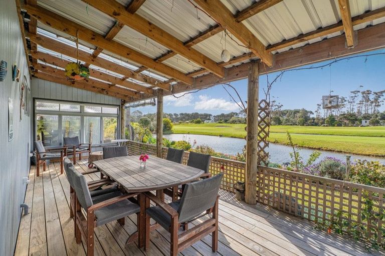 Photo of property in 107 Benjamin Place, Matarangi, Whitianga, 3592