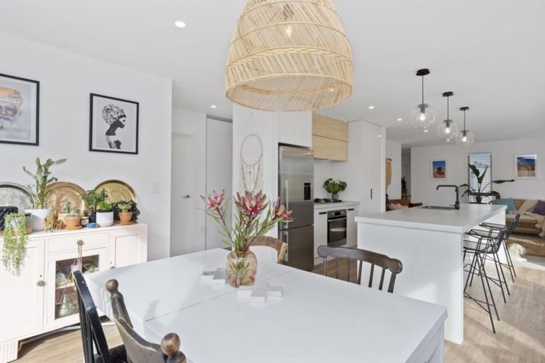 Photo of property in 30 Awatira Drive, Papamoa Beach, Papamoa, 3118