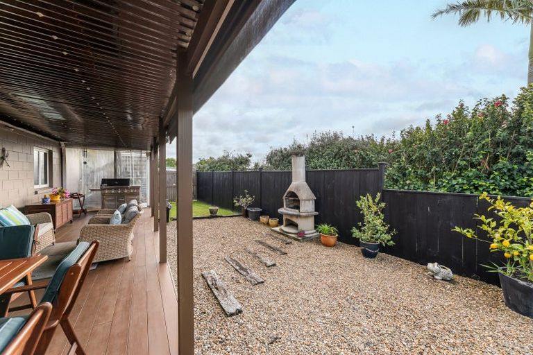 Photo of property in 5 Taihiki Road, Clarks Beach, 2122