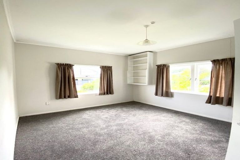 Photo of property in 4b View Road, Campbells Bay, Auckland, 0630