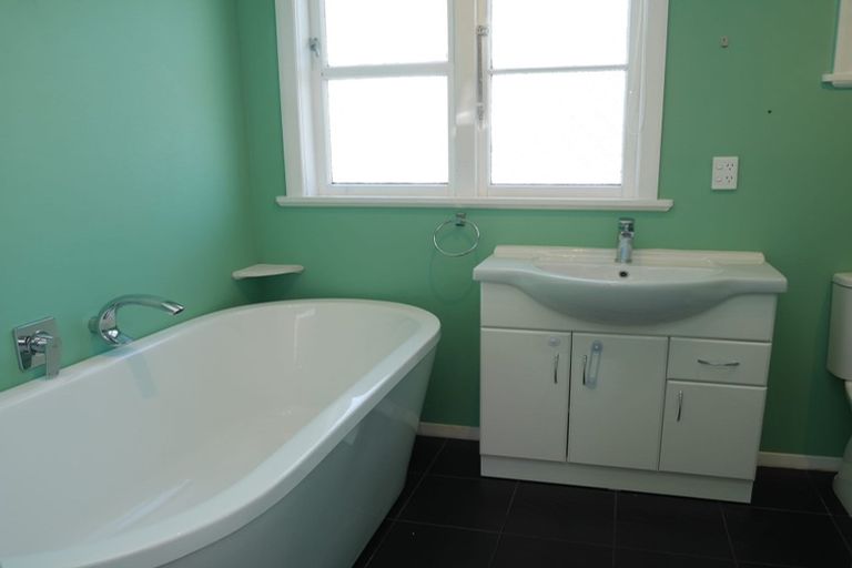 Photo of property in 5 Kaimanawa Street, Paraparaumu, 5032