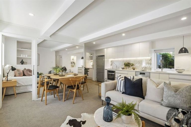 Photo of property in 1/9 Brian Avenue, Forrest Hill, Auckland, 0620