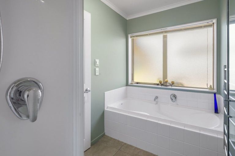 Photo of property in 5 Willowside Place, Amberley, 7410