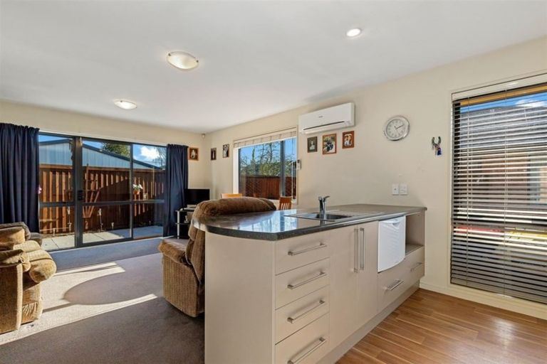 Photo of property in 4/123 Sawyers Arms Road, Northcote, Christchurch, 8052