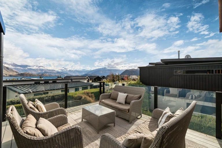 Photo of property in 23 Westview Road, Wanaka, 9305