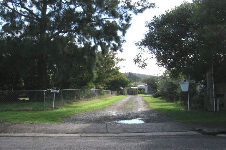 Photo of property in 59 Longburn Road, Henderson, Auckland, 0610