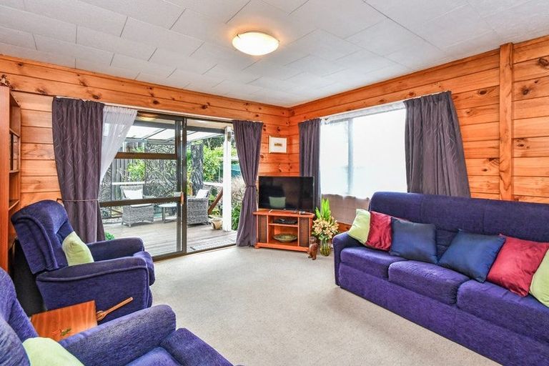 Photo of property in 2/9 Settlement Road, Papakura, 2110