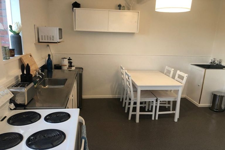 Photo of property in 70 Melbourne Road, Island Bay, Wellington, 6023