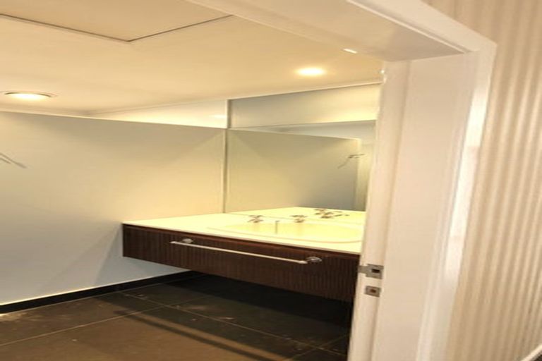 Photo of property in 8 Kitchener Terrace, Moturoa, New Plymouth, 4310