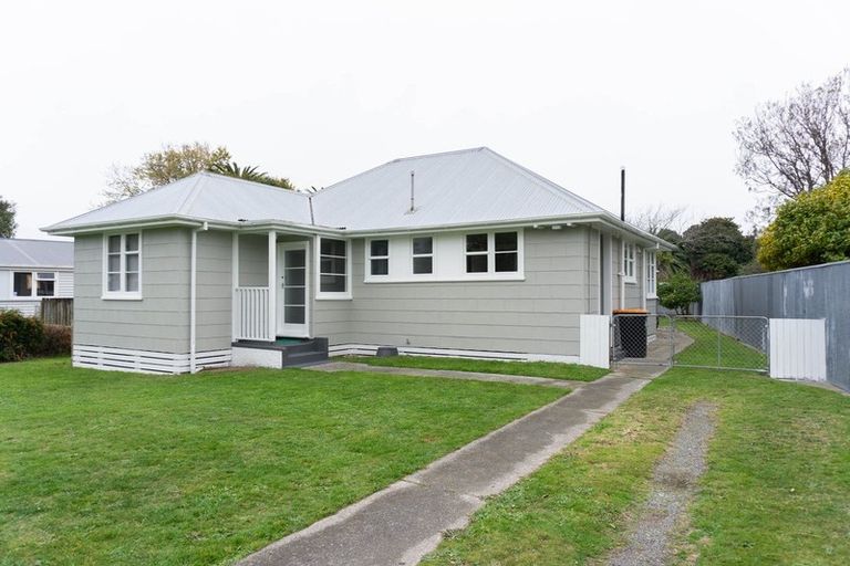 Photo of property in 36 Crewe Crescent, Hokowhitu, Palmerston North, 4410
