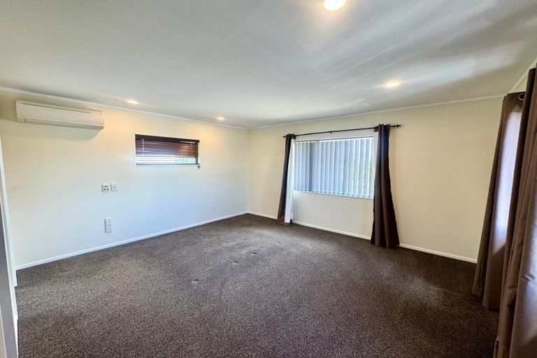Photo of property in 24a Reeves Road, Pakuranga, Auckland, 2010
