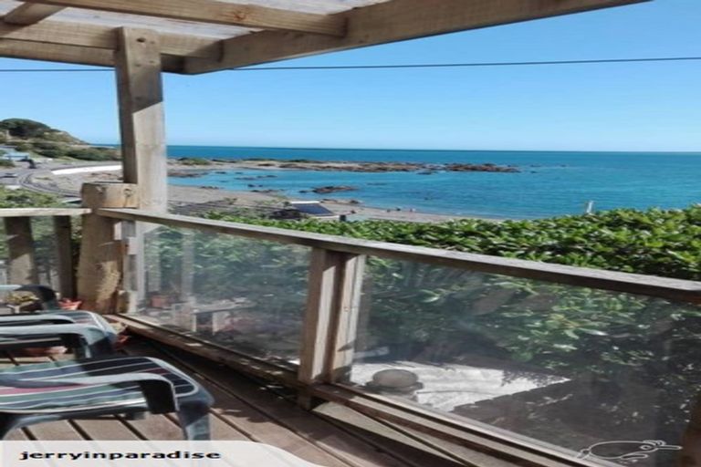 Photo of property in 3/48 Owhiro Bay Parade, Owhiro Bay, Wellington, 6023